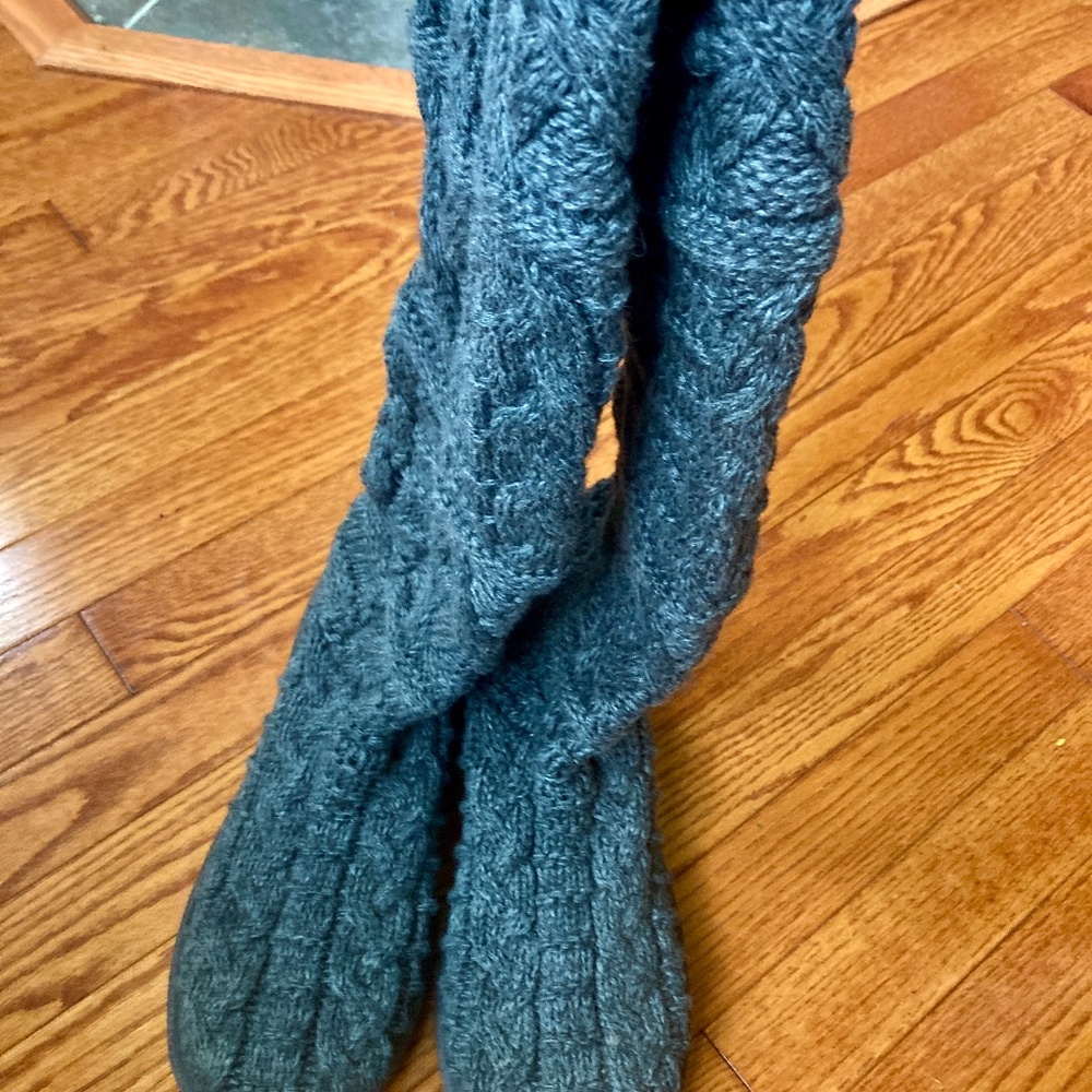 Uggs cable knit sweater boots.  BEAUTIFUL!  Never worn!